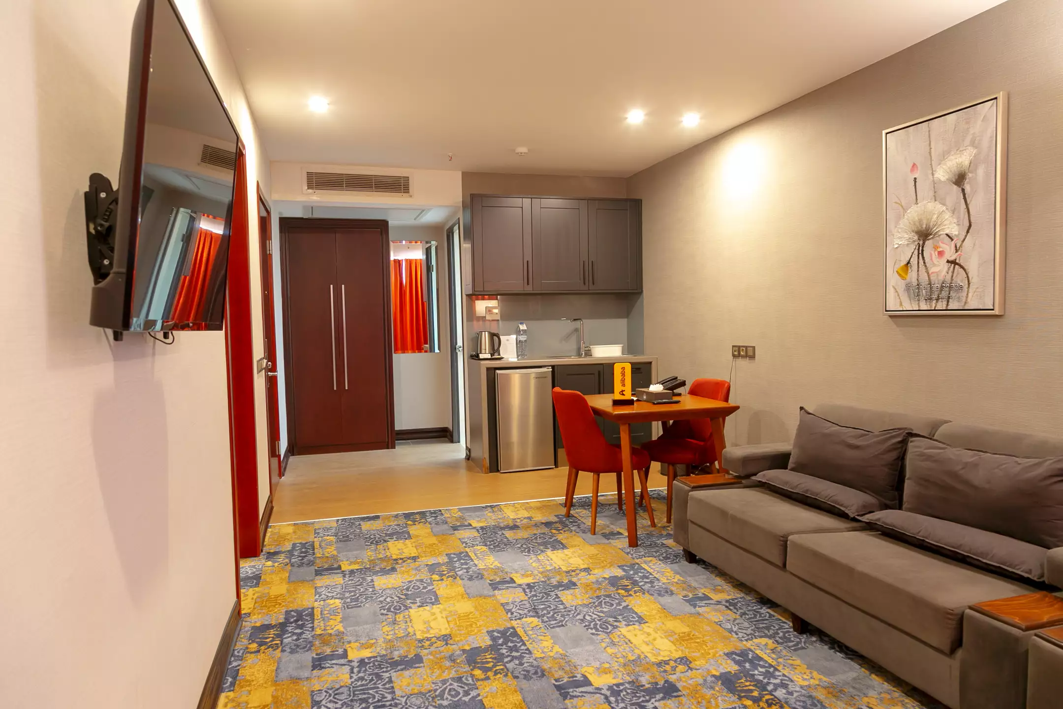 Alibaba https://cdn.alibaba.ir/ostorage/hotel-accommodation-images/685fa54ba1e6f83605b73a7e_آوینا - سوییت یک خوابه دو تخت (2).webp